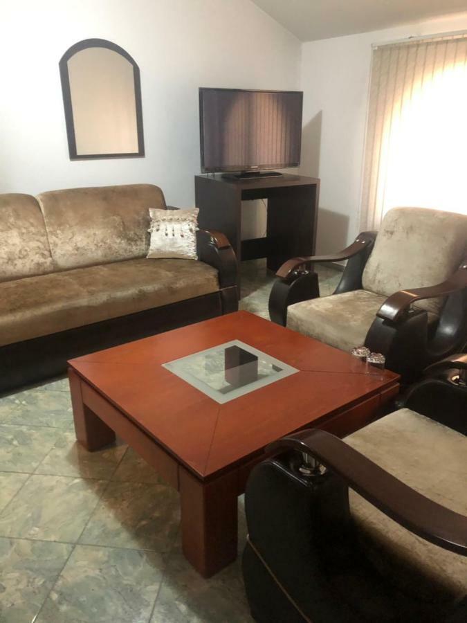 Kŭrdzhali Hotel White House מראה חיצוני תמונה